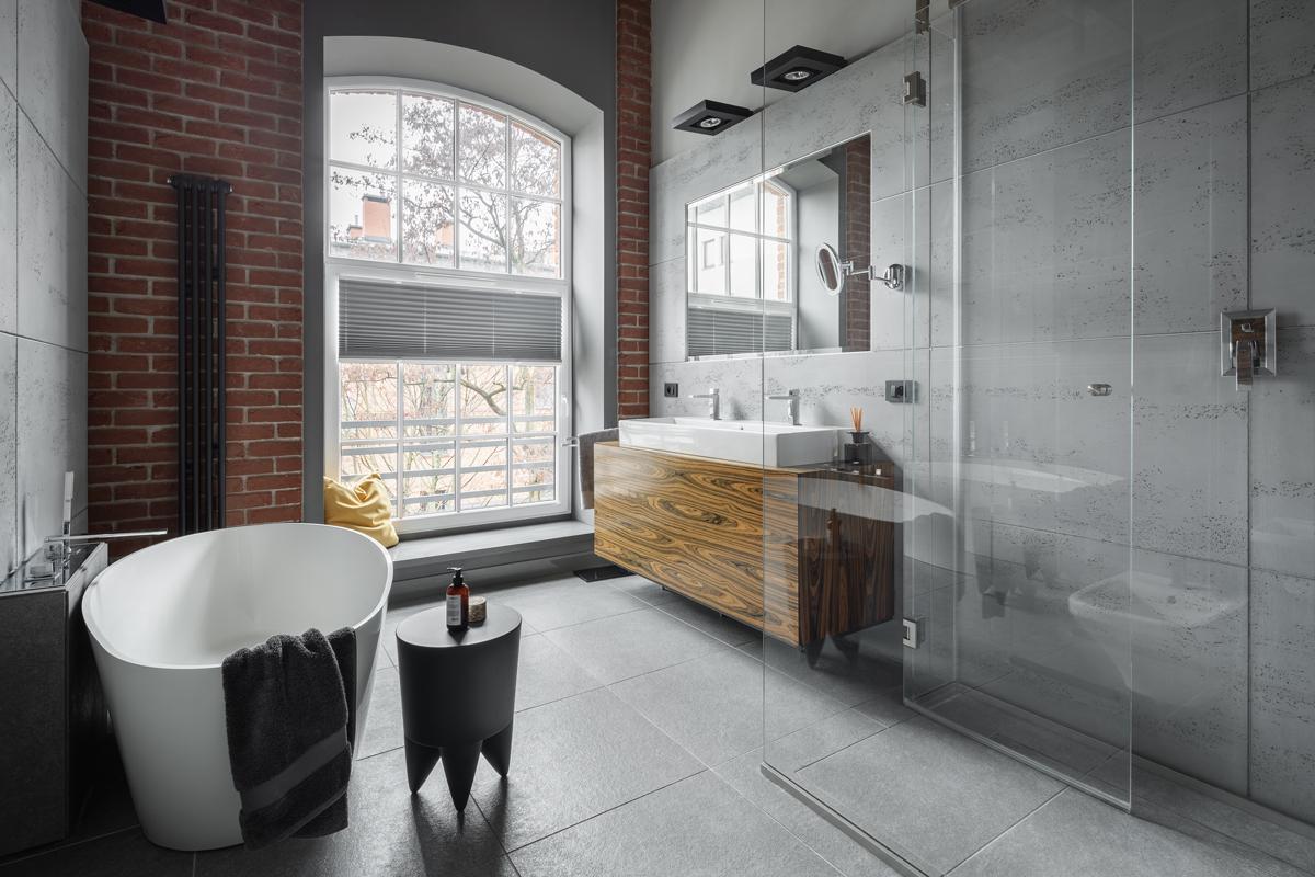 Industrial Chic:⁣ Exposed pipes and raw materials redefine ‌the ‍bathroom experience