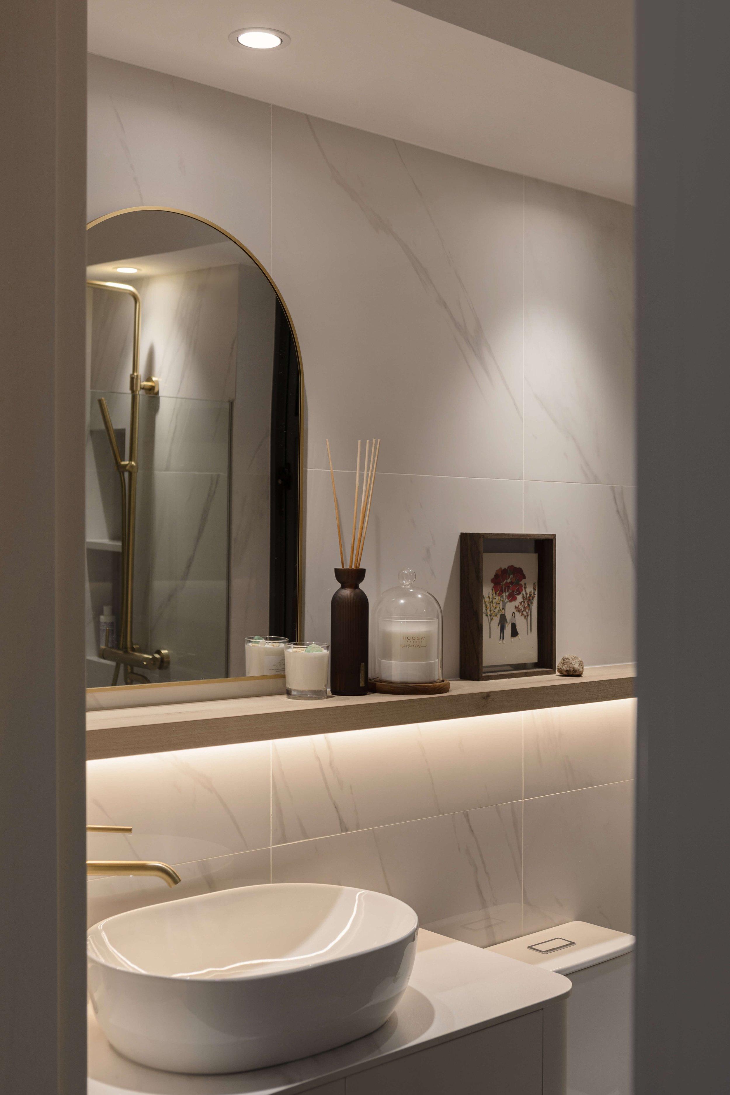 Soft⁤ Ambient Lighting: Craft a soothing ‍vibe for your modern bathroom retreat