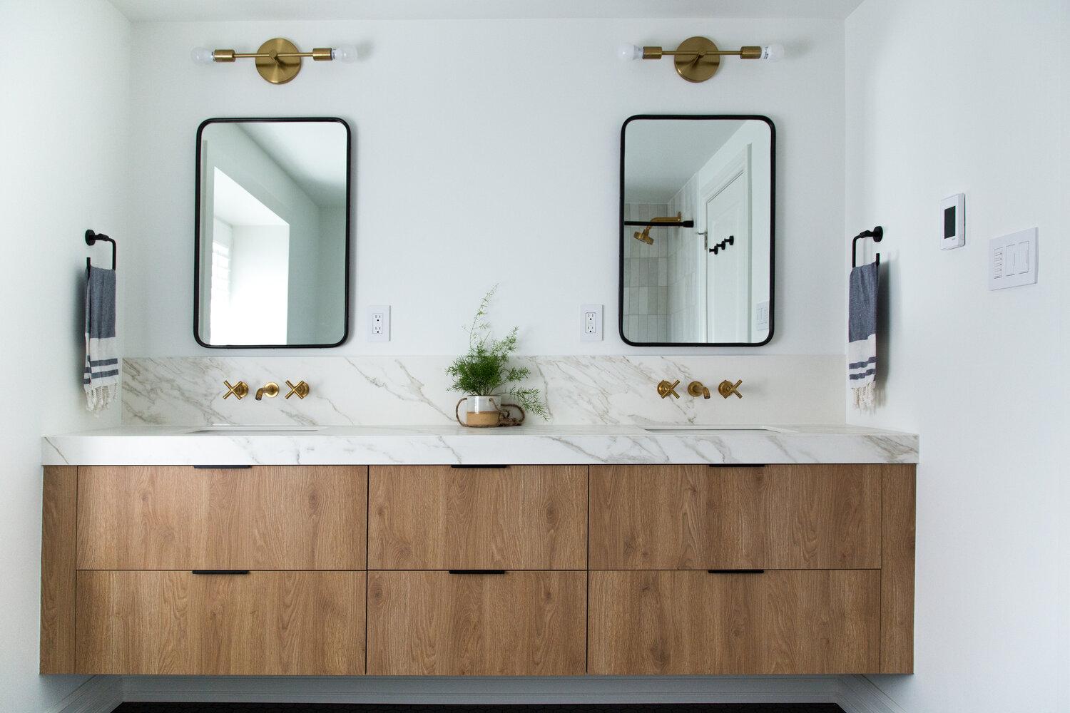 A minimalist boho bathroom vanities create⁢ a spacious feel ‍while remaining ⁢stylish