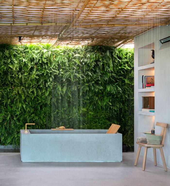 Integrate plants to⁤ bring​ life into ⁤your modern bathroom ‍design