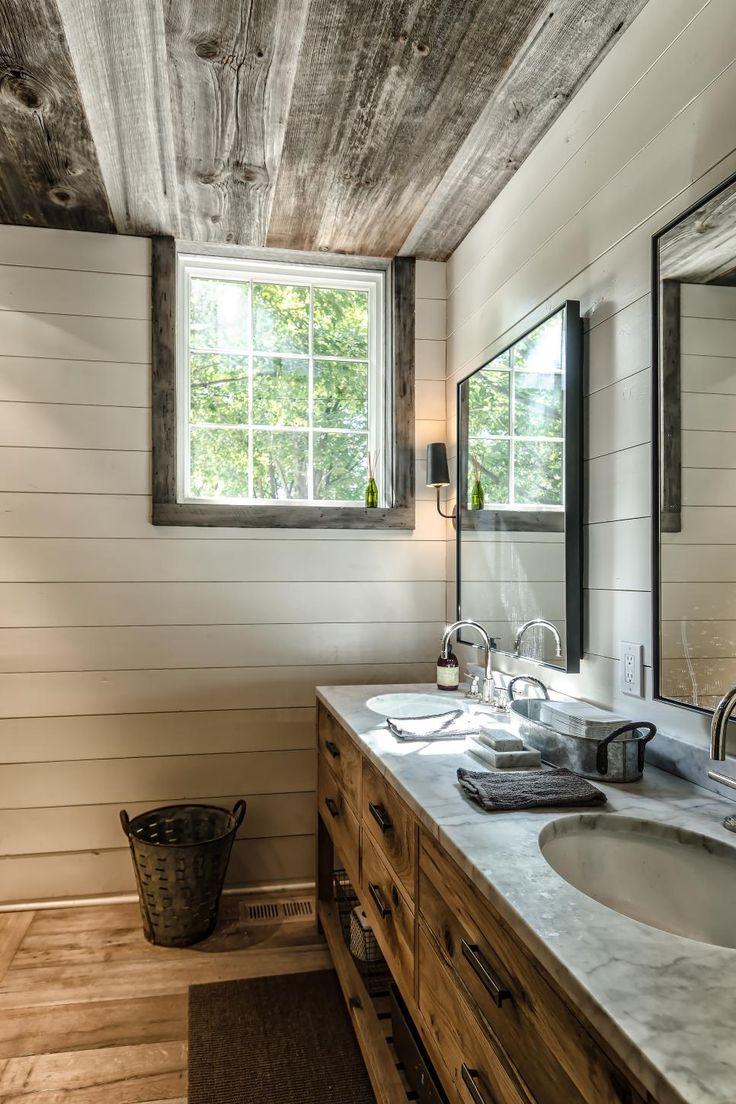 A⁤ reclaimed wood countertop ⁣introduces a rustic element to your boho bathroom