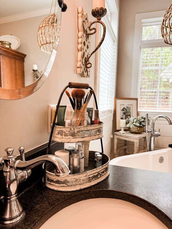 Antique accents lend timeless elegance to your eclectic bathroom decor