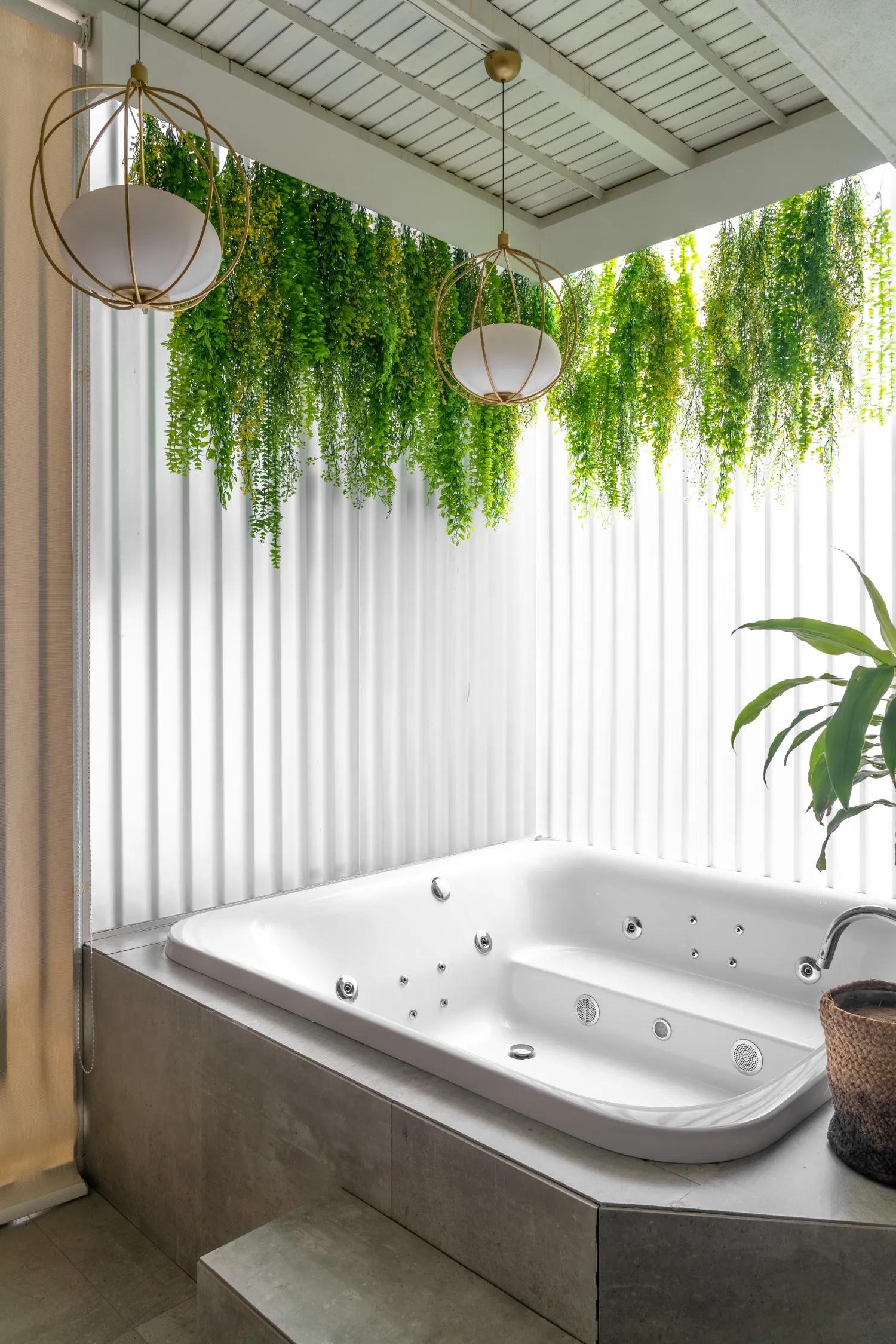 Nature-inspired bathroom with botanical elements and ⁢earthy tones