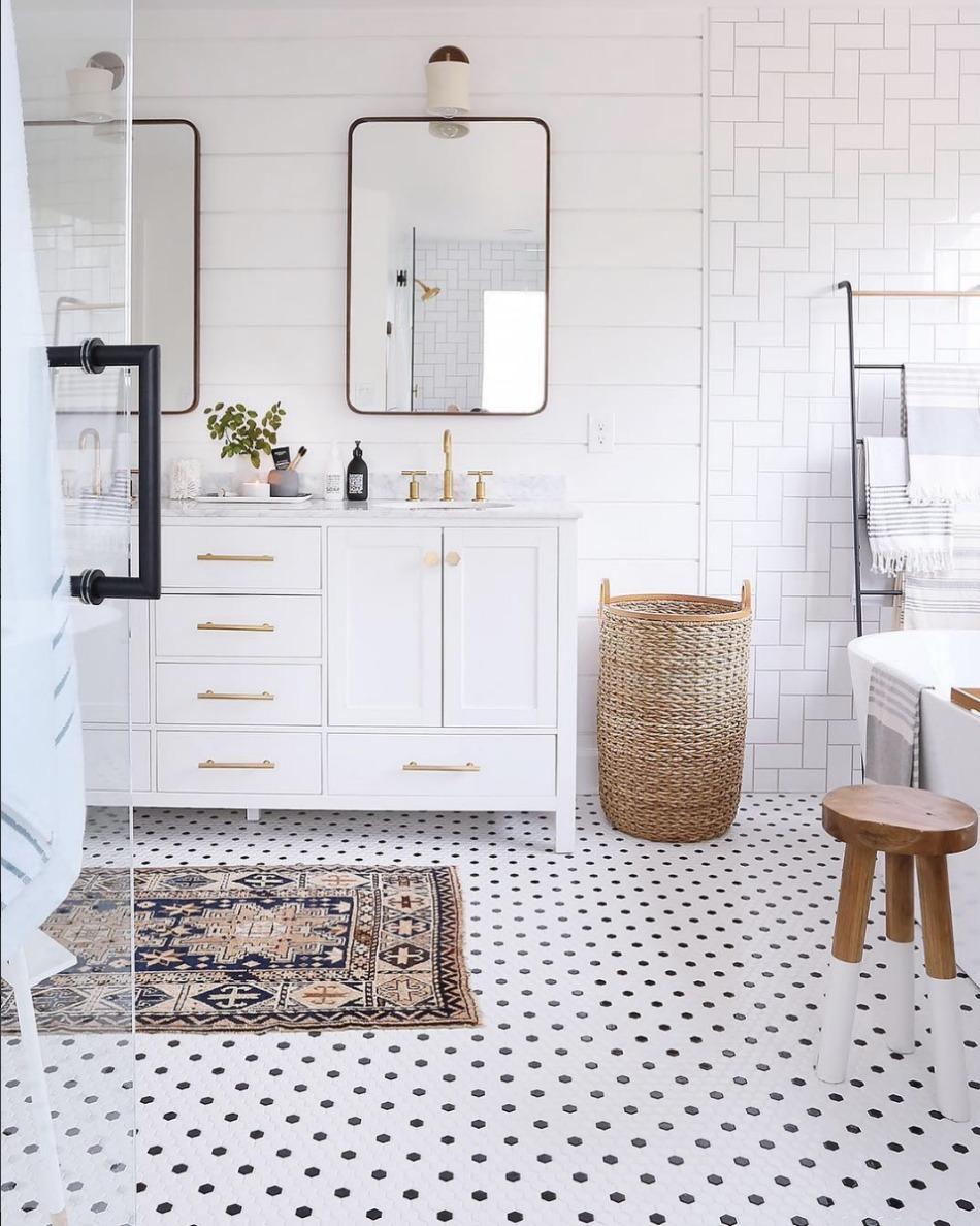 Mix and match decorative accents for a​ whimsical feel in your eclectic bathroom