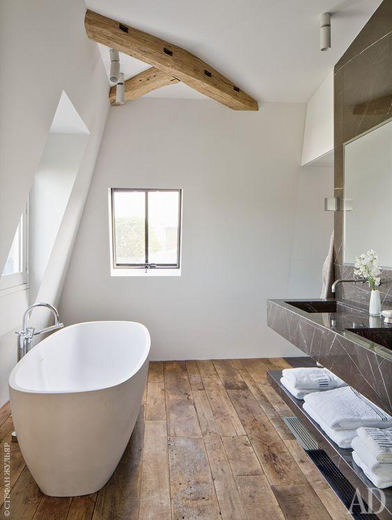 Utilize‌ wooden beams for a ‍rustic‍ touch in your wooden ​bathroom