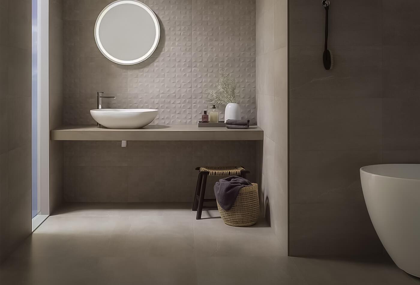 Textured finishes for⁣ depth and‌ interest ‍in ‍a​ modern bathroom