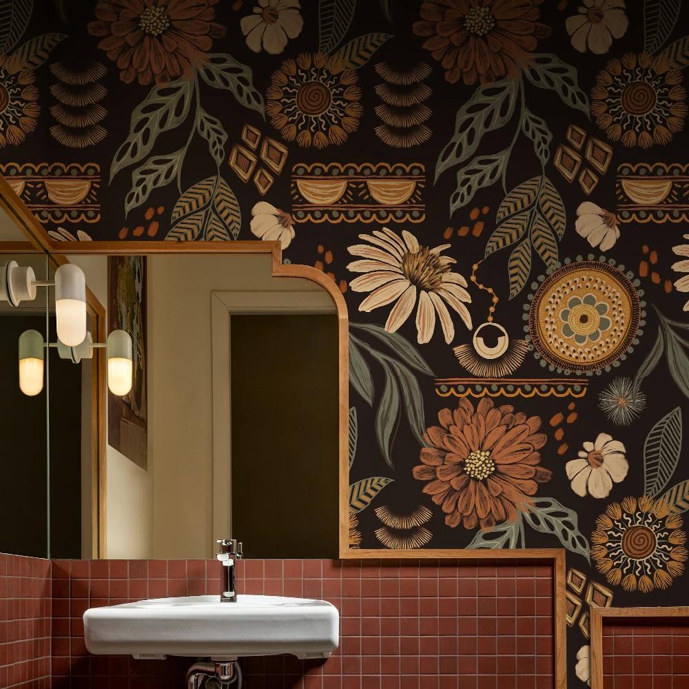 Vintage Charm: Add retro fixtures and​ patterned wallpaper⁣ to your ‍bathroom