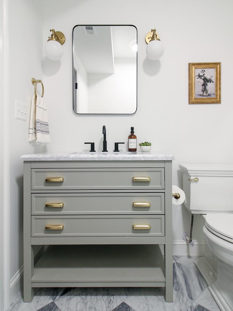 Use a mix of metals for ​fixtures to enhance your ⁣eclectic bathrooms character