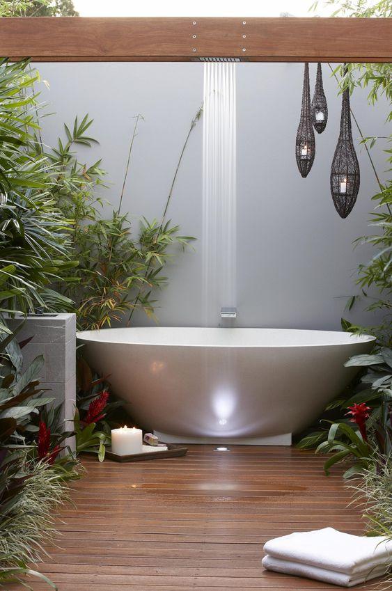 Use wood to create a seamless indoor-outdoor wooden bathroom experience