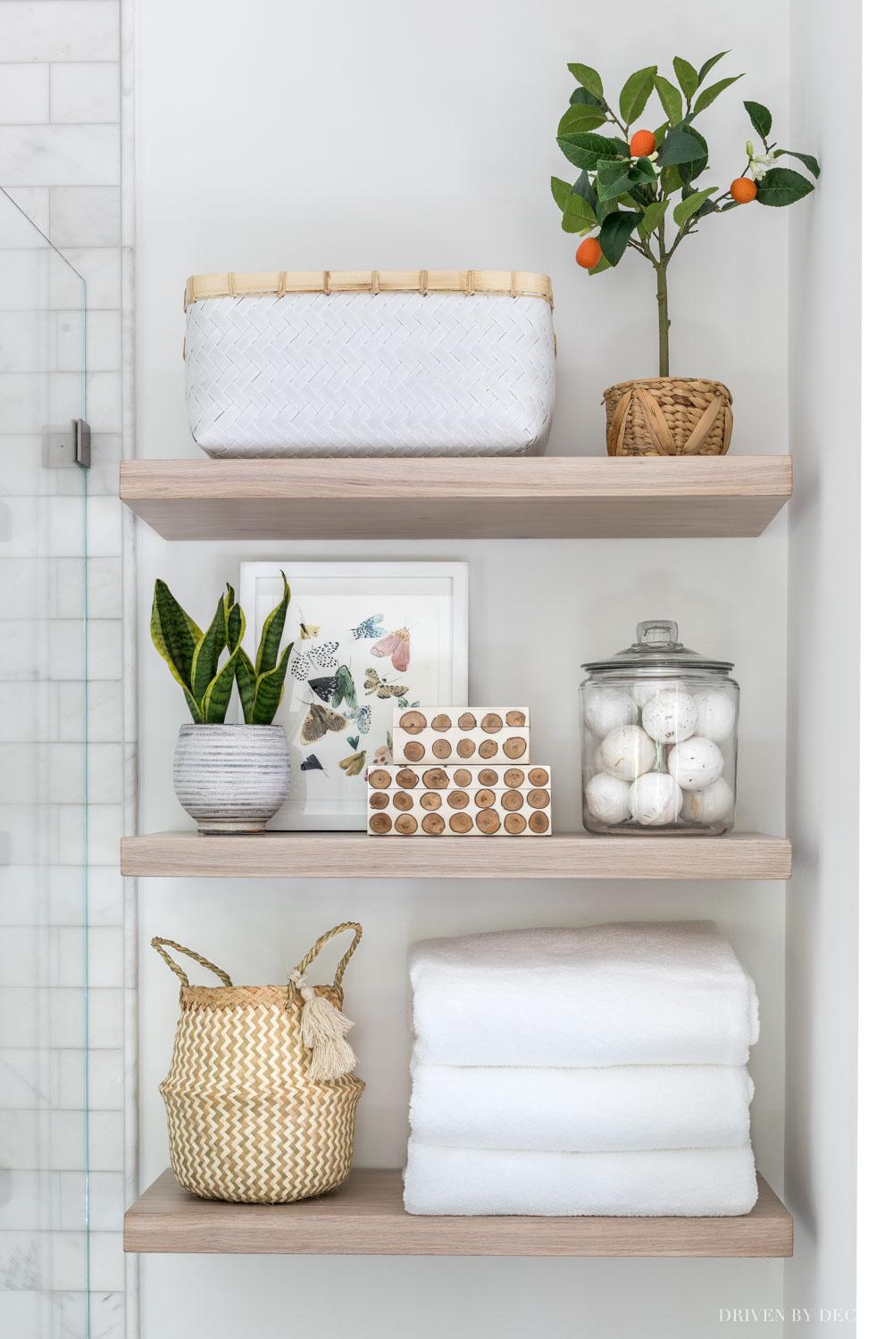 Incorporate floating ⁤wooden shelves to maximize space in your ⁣wooden bathroom