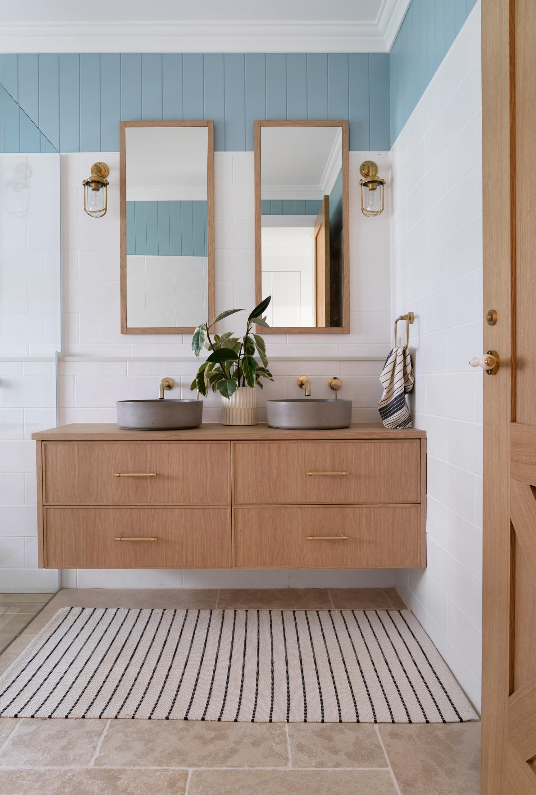 Choose wooden bathroom​ hardware‍ for a cohesive​ look