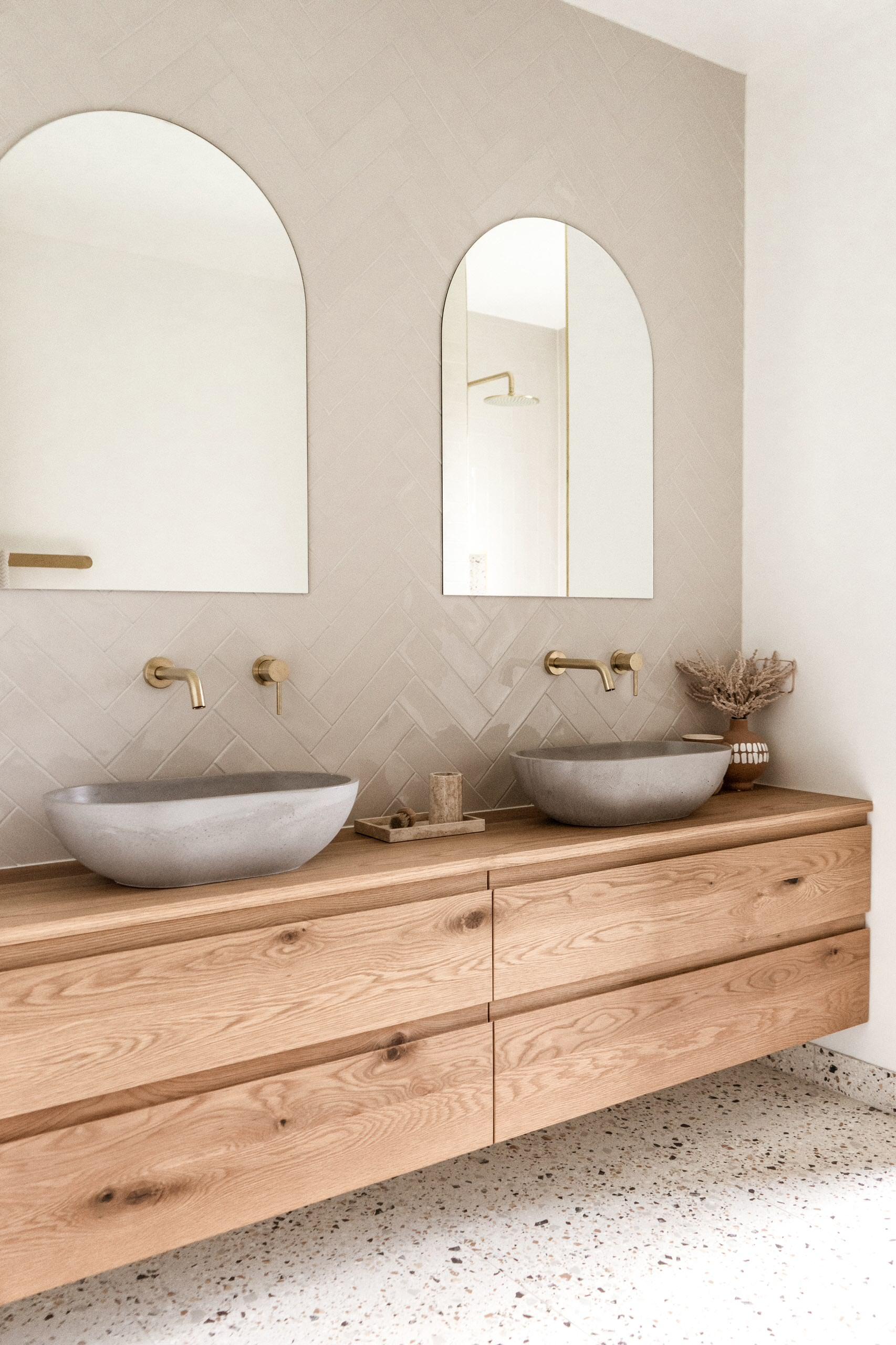 Contemporary ‌Vessel Sinks as⁤ Focal Points in Modern Bathrooms