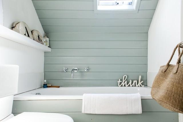 Use⁤ wood paneling for stylish walls that elevate your wooden bathroom