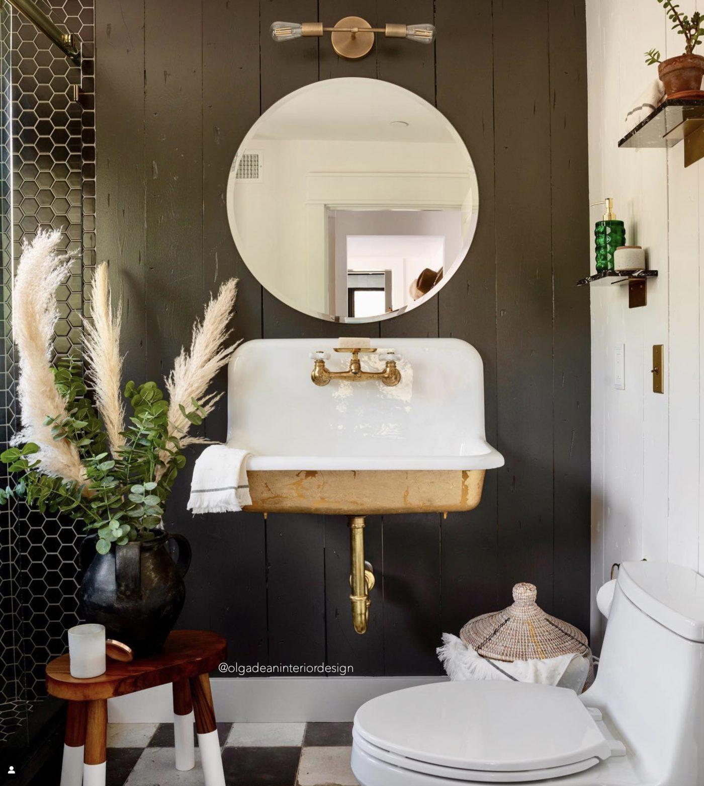 Consider a ⁢freestanding sink with⁤ artisan details to elevate your ⁣boho bathroom