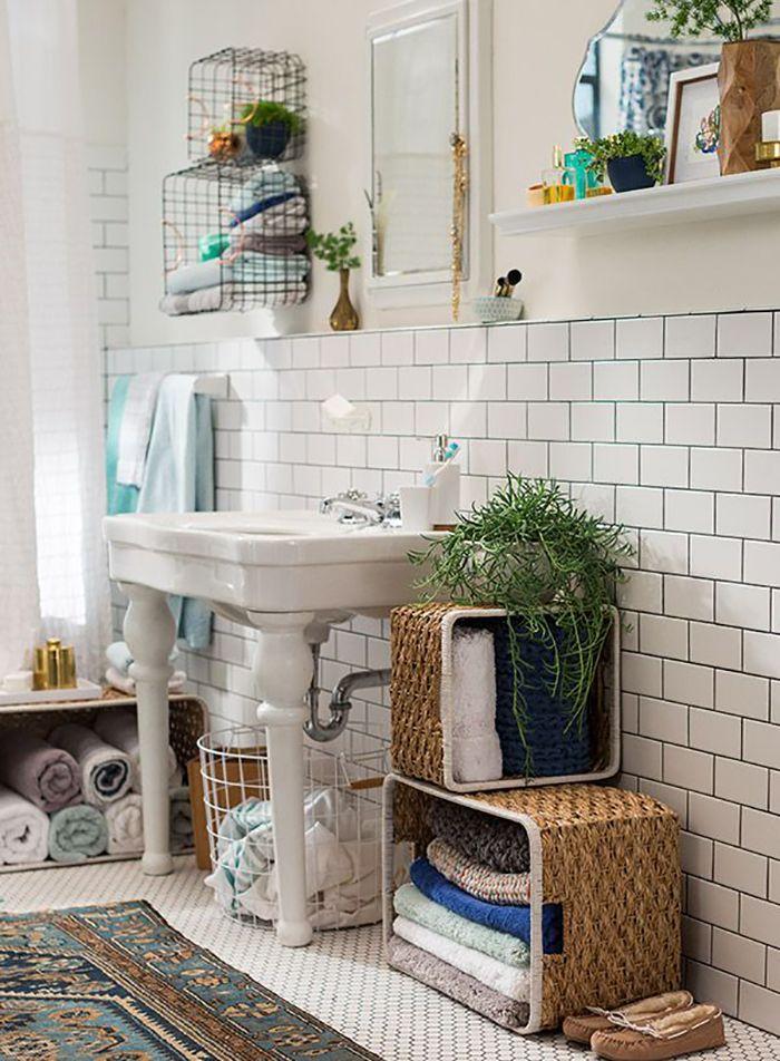 A whimsical shower caddy ‌keeps​ your favorites handy in your ‍boho bathroom