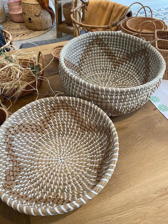 Use ⁤colorful baskets for storage, bringing ⁢warmth to your ⁤boho ‌bathroom