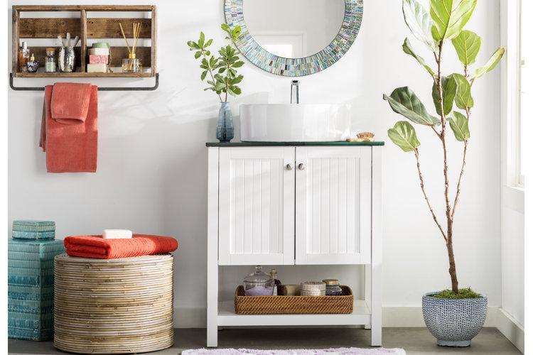 Whimsical storage baskets ‌help organize toiletries in your boho bathroom