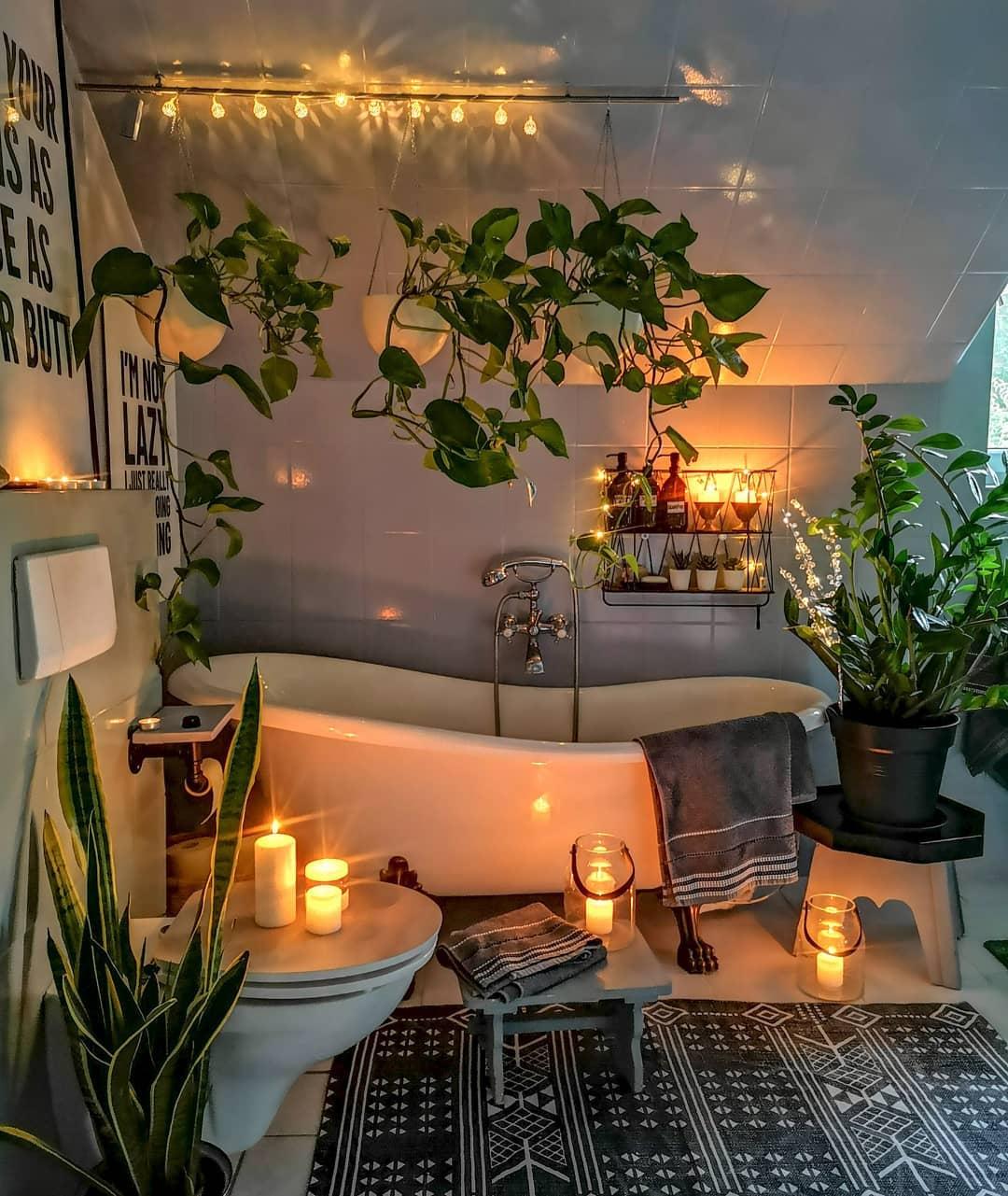 Incorporate potted ⁢plants to breathe life into⁣ your boho bathroom⁣ space