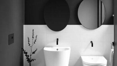 Elegant Simplicity: Transforming Your Bathroom with Black and White Minimalism
