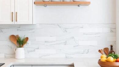 27 Stunning Galley Kitchen Backsplash Ideas You’ll Love
