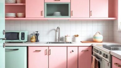 25 Charming Vintage Kitchens with Pastel Retro Appliances