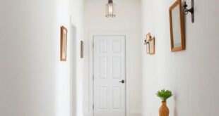 23 Charming Ways to Create a Vintage-Inspired Hallway with Classic Lighting