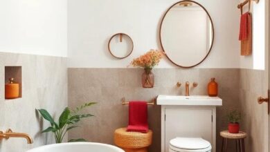 27 Inspiring Vintage Bathroom Decor Ideas Featuring Luxurious Velvet Accents