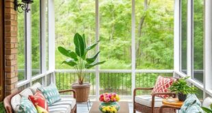 22 Stylish Screened Porch Ideas with Patterned Cushions to Elevate Your Space