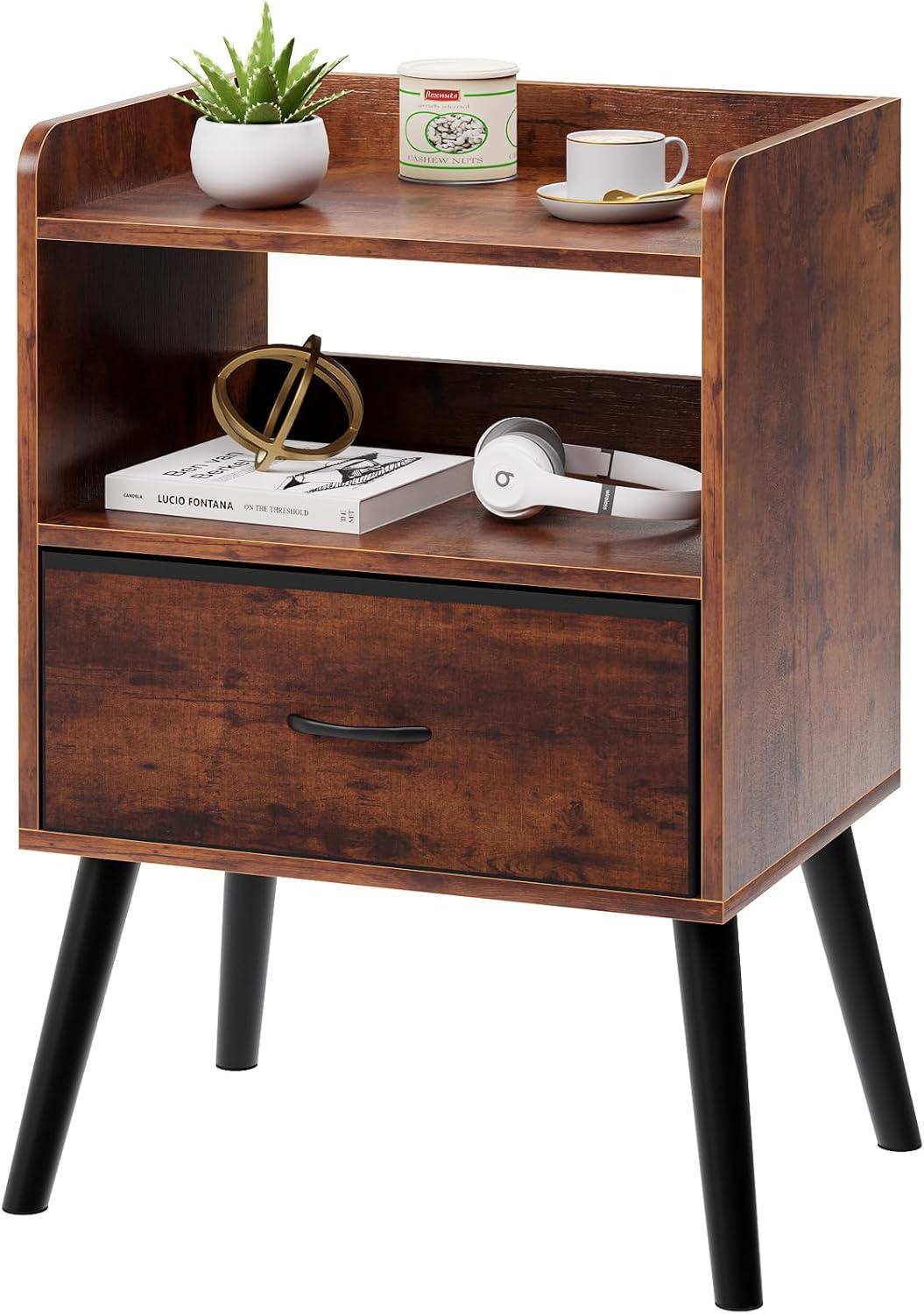 How We Loved the Functional Style of This Mid-Century Nightstand