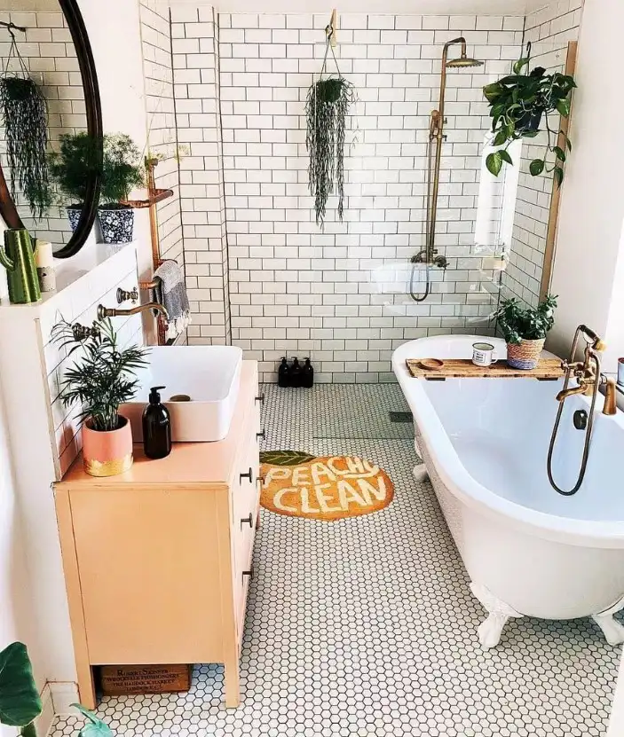 Soft Peachy Hues for Warmth