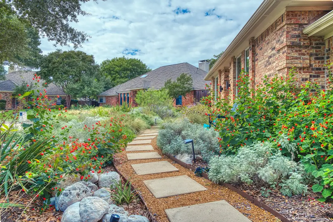 20 Stunning Front Yard Texas Native Landscaping Ideas