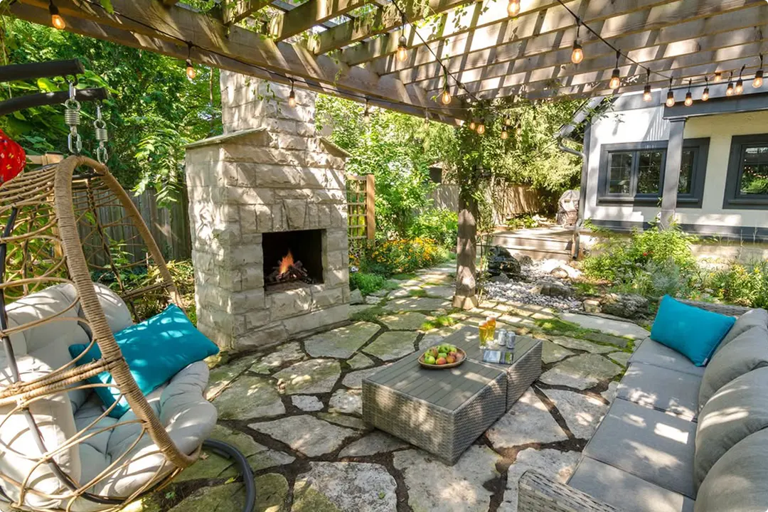 Cozy Up Your Space with Stunning Modern Outdoor Fireplace Ideas