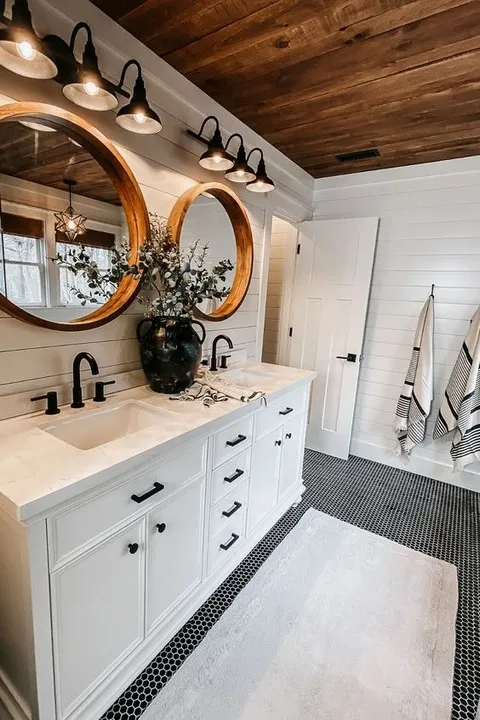 Chic Shiplap Bathroom Ideas for a Modern Farmhouse Look